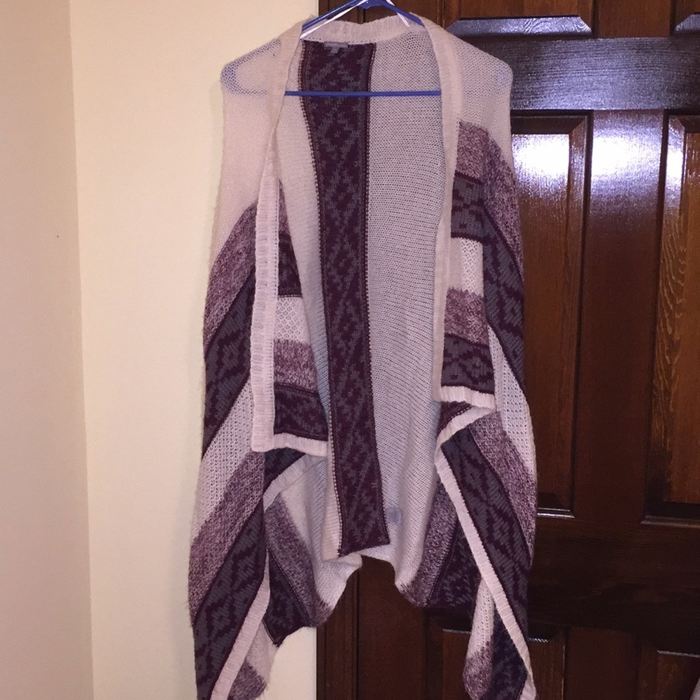 White and purple cardigan size M